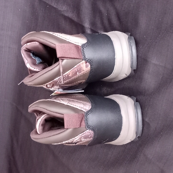 NWT Ozark Trail Waterproof 6" Hunting Boots Size 7 - Picture 3 of 6